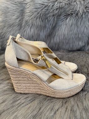 MICHEAL Michael Kors Natural Tan & Gray Espadrille Wedge Sandals Size 7.5